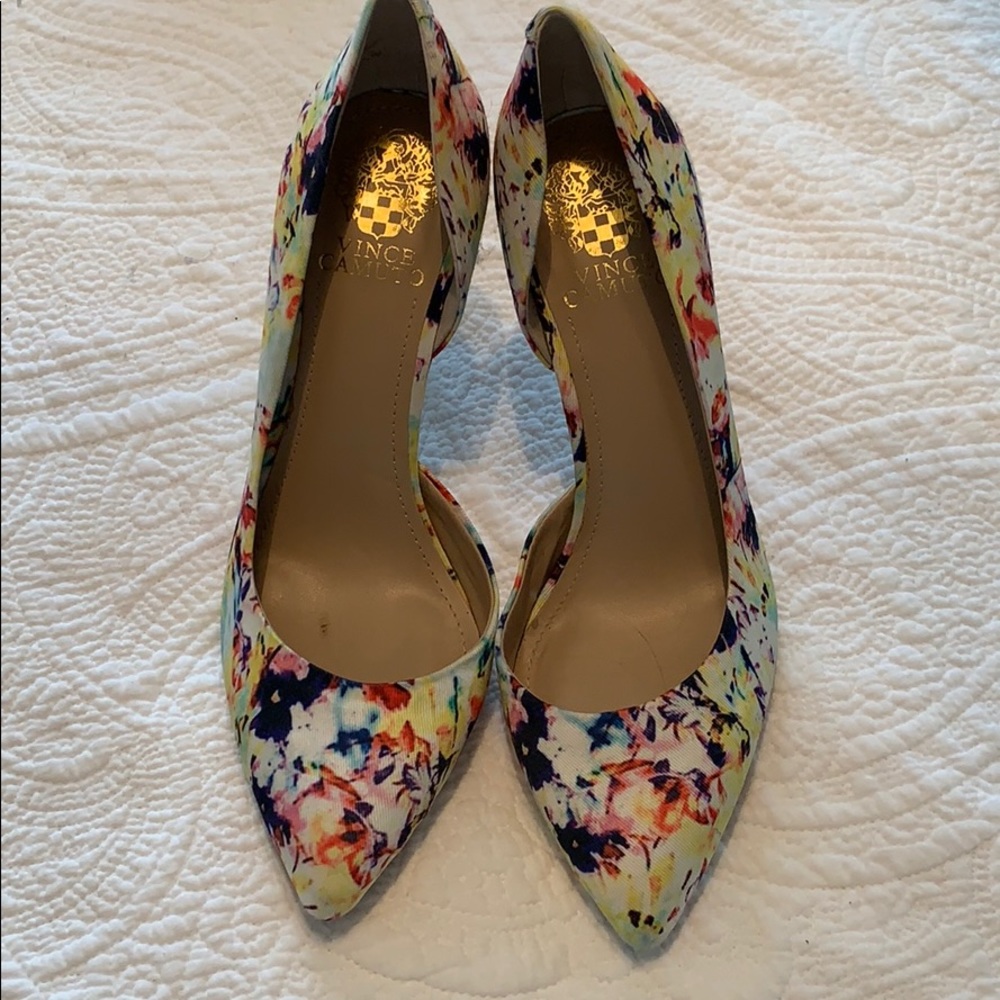 Vince Camuto pumps
